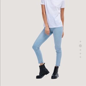 Alcott Denim Skinny Jeans Light Wash Size 34